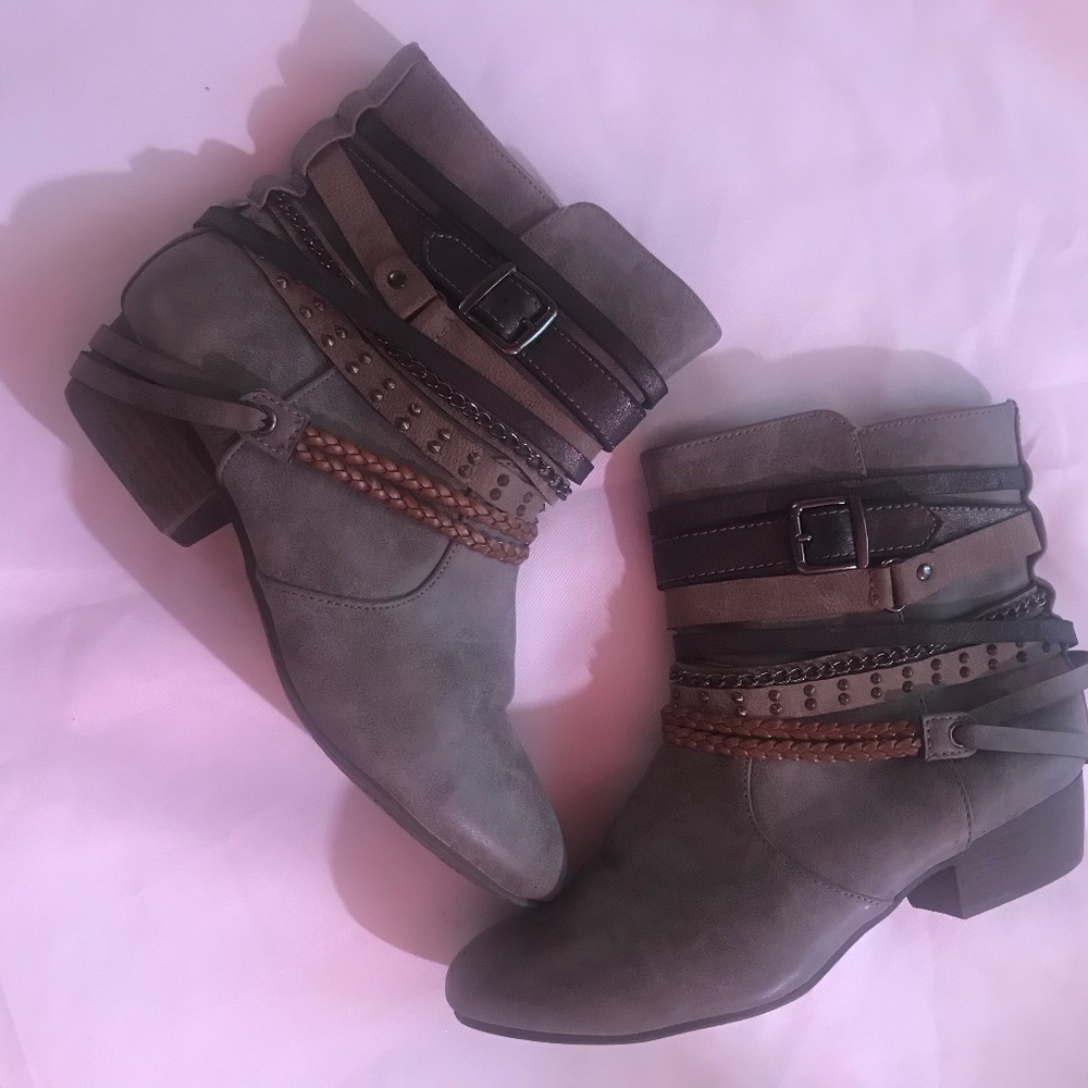Faux Leather Bobcat Booties Womens SZ 8